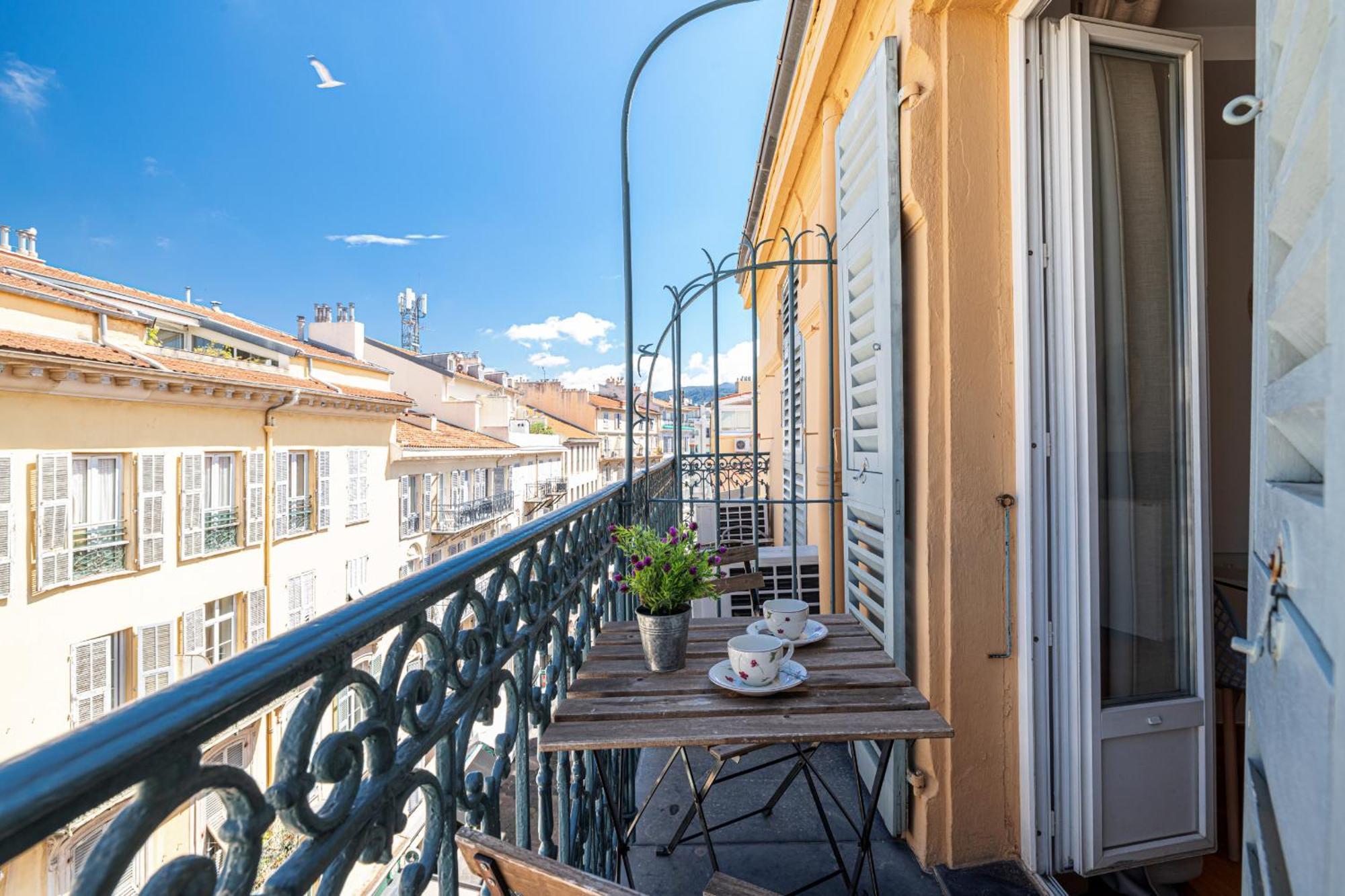 Massena Street - 1 Bdr Duplex With Ac & Parking Appartement Nice Buitenkant foto
