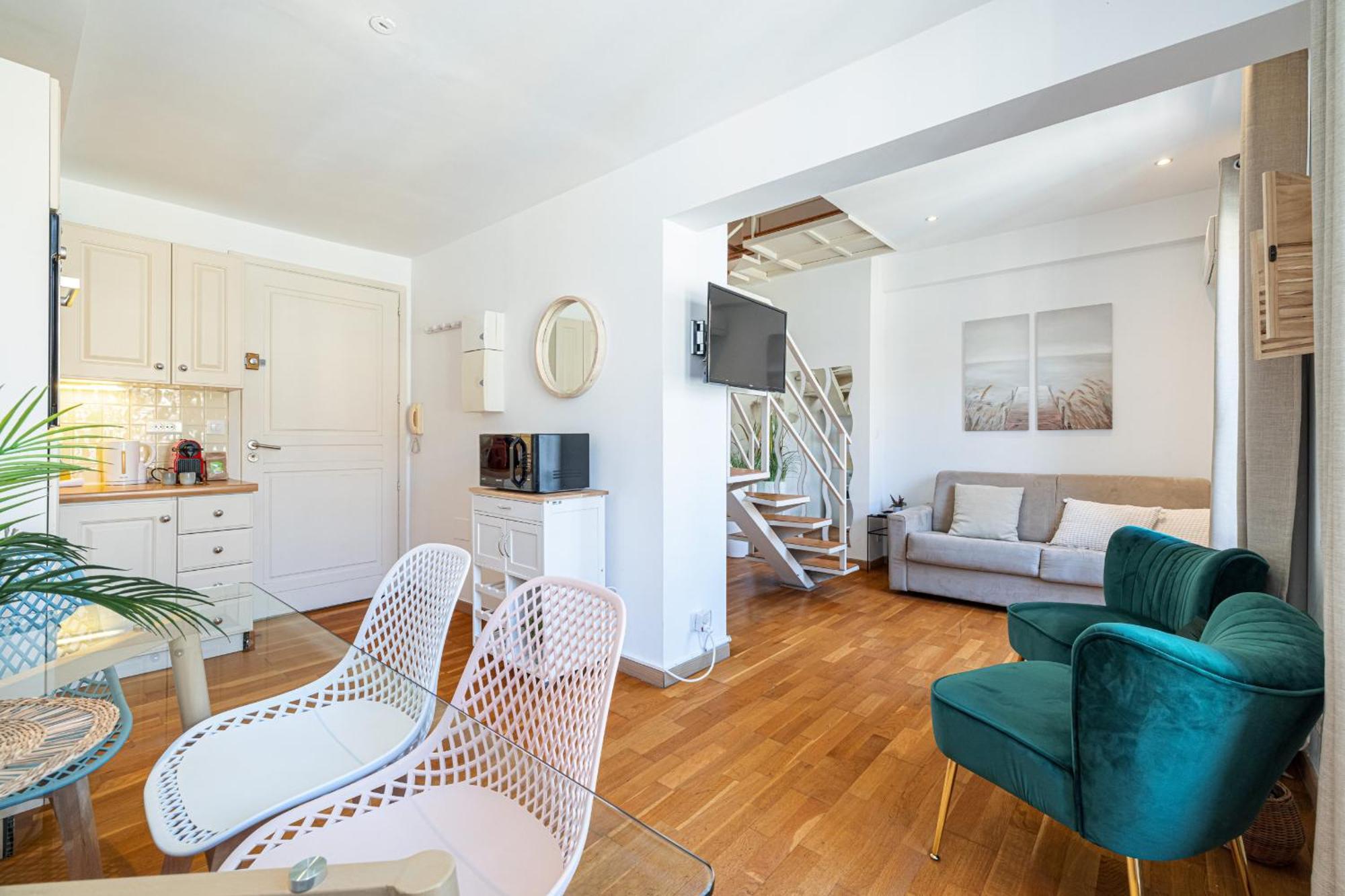 Massena Street - 1 Bdr Duplex With Ac & Parking Appartement Nice Buitenkant foto